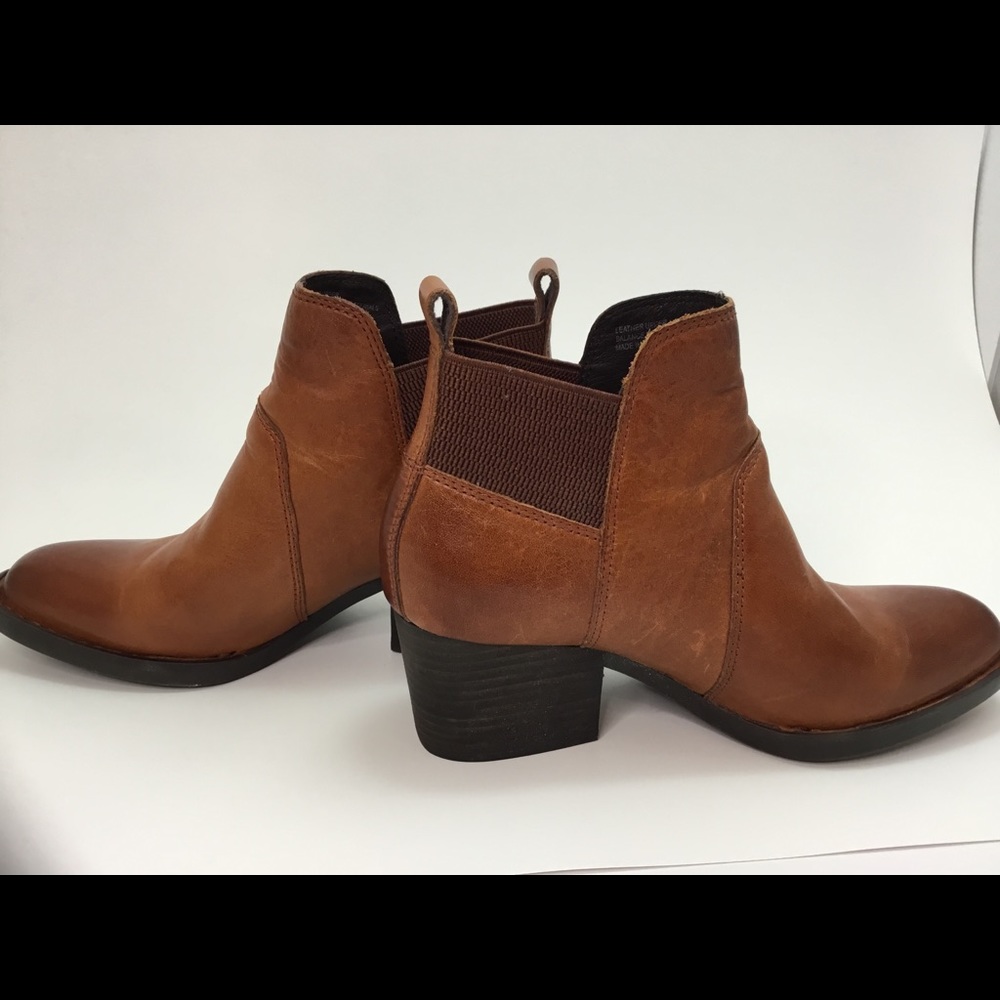 Born boots NEW